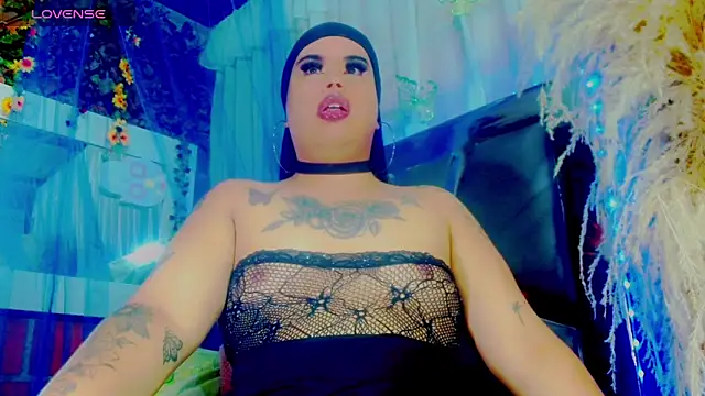 nauthyvalentina online show from April 2026 01:45:02 PM