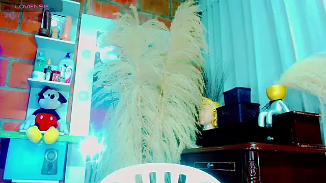 nauthyvalentina online show from February 2026 04:40:02 PM