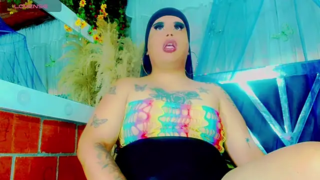 nauthyvalentina online show from May 2026 06:08:02 PM