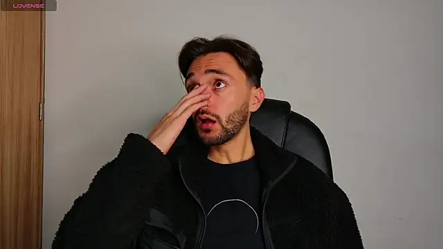 jakemagnus online show from October 2025 12:42:01 PM