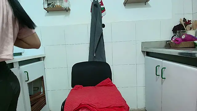 couple lovelyds online show from January 2026 08:34:01 PM