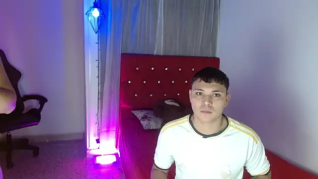 couple lovelyds online show from November 2025 01:37:02 PM