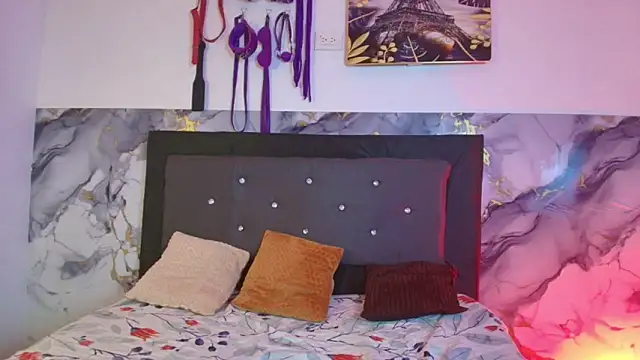 couple lovelyds online show from April 2026 09:39:33 PM