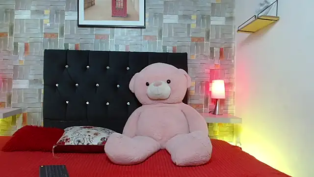 couple lovelyds online show from March 2025 07:33:01 PM