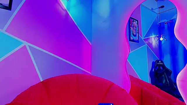 couple lovelyds online show from October 2025 08:39:02 PM