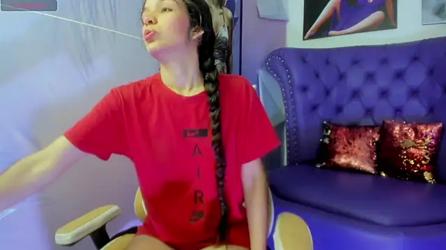 ariana  sweet  online show from November 2025 11:43:02 AM