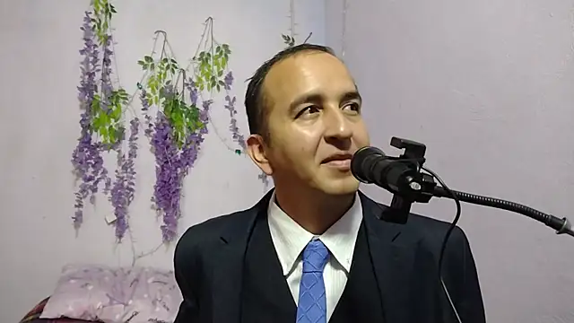 yazforeSolo online show from September 2025 02:01:02 PM