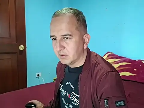 yazforeSolo online show from May 2026 01:58:01 PM