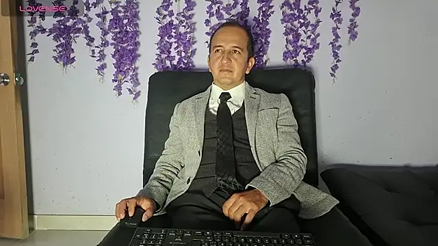 yazforeSolo online show from February 2026 02:28:01 PM