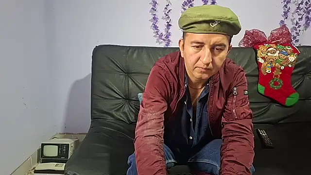 yazforeSolo online show from November 2025 02:28:02 PM