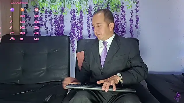 yazforeSolo online show from February 2026 02:02:01 PM