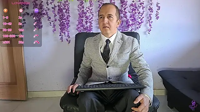 yazforeSolo online show from February 2026 02:04:01 PM