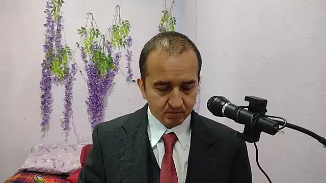 yazforeSolo online show from September 2025 02:21:02 PM