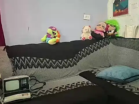 yazforeSolo online show from September 2025 03:01:02 PM