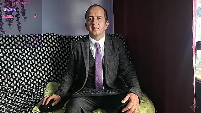 yazforeSolo online show from December 2025 02:19:01 PM