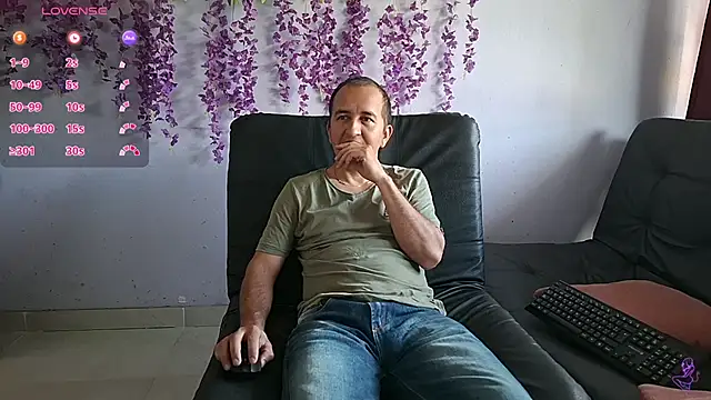 yazforeSolo online show from February 2026 12:26:01 PM