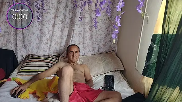 yazforeSolo online show from February 2025 08:46:01 PM