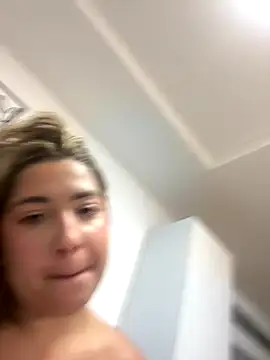 euannerare online show from December 2025 05:28:02 PM