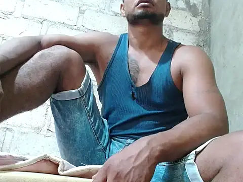 fernandez latinblackk online show from October 2025 01:20:01 PM