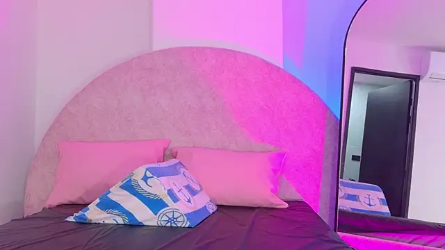 Sofia martiin online show from November 2025 03:07:01 AM