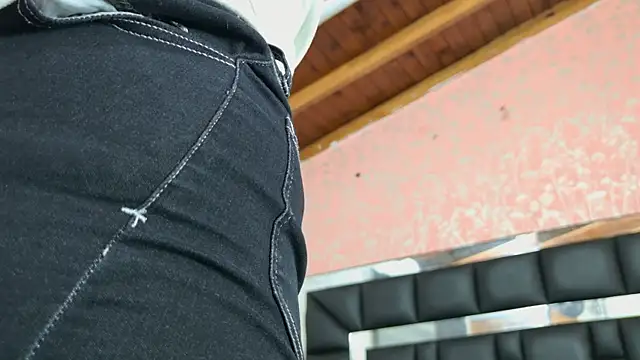 Sofia martiin online show from October 2025 03:05:01 AM