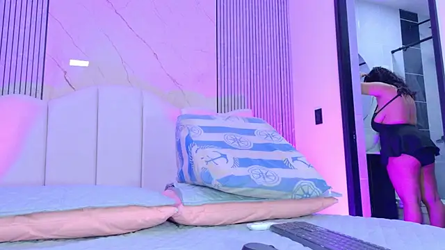 Sofia martiin online show from April 2026 03:12:01 AM