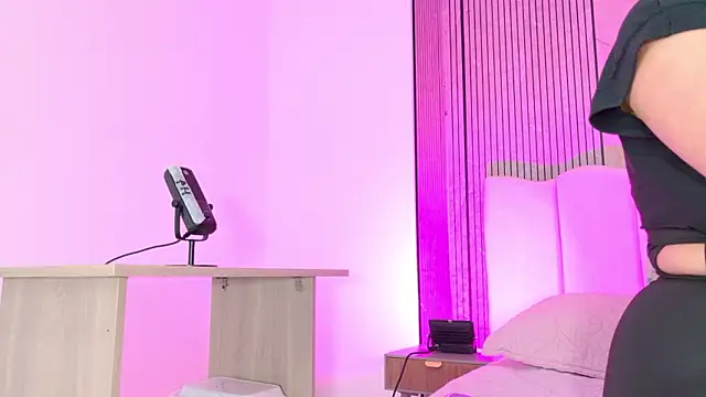 Sofia martiin online show from March 2026 03:06:02 AM