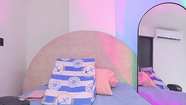 Sofia martiin online show from November 2025 03:07:01 AM