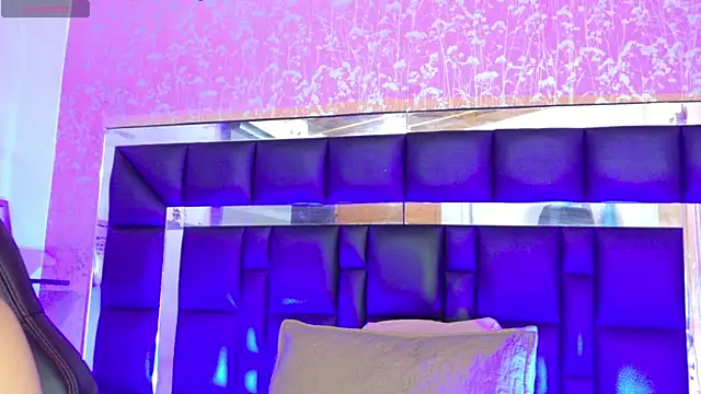 Sofia martiin online show from September 2025 03:06:02 AM