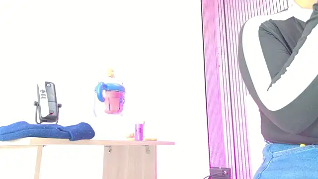 Sofia martiin online show from February 2026 03:14:01 AM