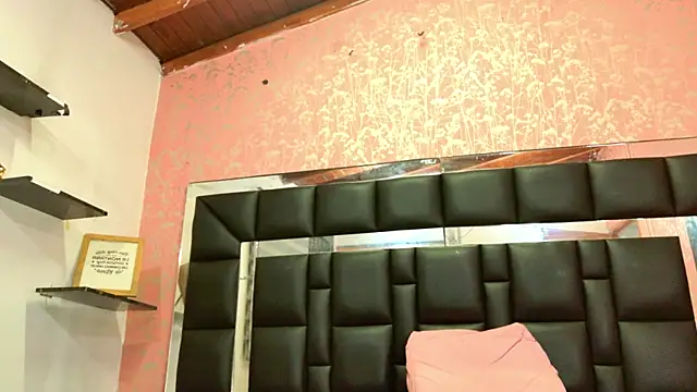 Sofia martiin online show from November 2025 03:12:02 AM