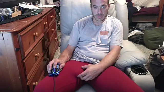 ScubaStevex online show from October 2025 11:08:02 PM
