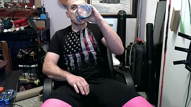 ScubaStevex online show from November 2025 11:09:01 PM