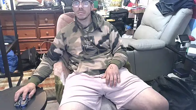 Snapshot of ScubaStevex chatting on December 2025 05:27:02 PM ScubaStevex online show from December 2025 05:27:02 PM