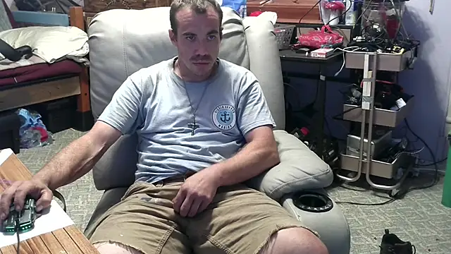 ScubaStevex online show from October 2025 09:05:01 PM