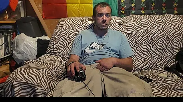 Snapshot of ScubaStevex chatting on June 2026 12:21:02 AM ScubaStevex online show from June 2026 12:21:02 AM