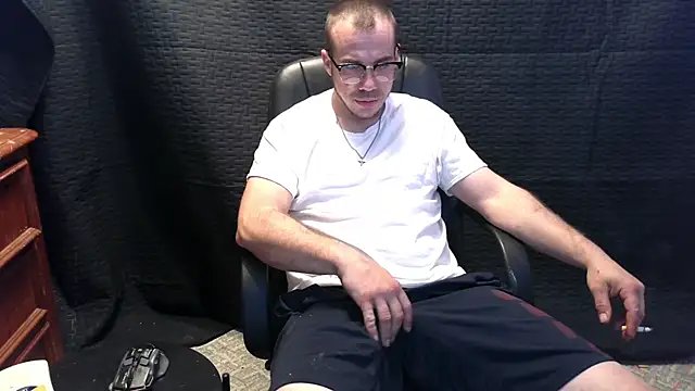 ScubaStevex online show from November 2025 06:52:01 PM