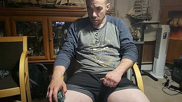 ScubaStevex online show from April 2026 06:58:01 AM