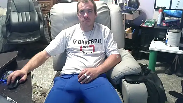 ScubaStevex online show from October 2025 06:52:02 PM