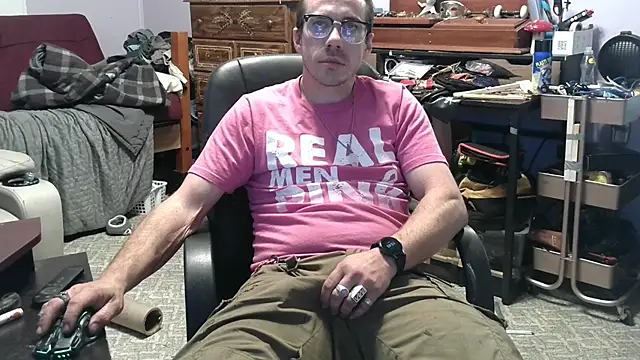 ScubaStevex online show from October 2025 05:45:02 PM