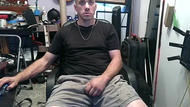 ScubaStevex online show from November 2025 01:15:02 PM