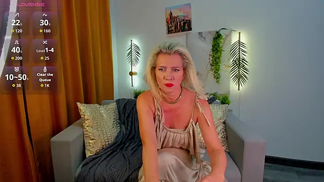 Luna  Lewis online show from September 2025 08:06:01 AM