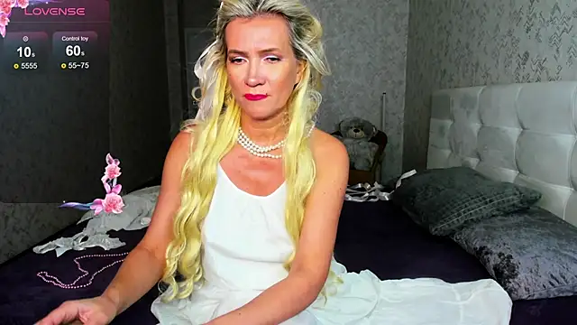 Luna  Lewis online show from January 2025 11:20:01 AM