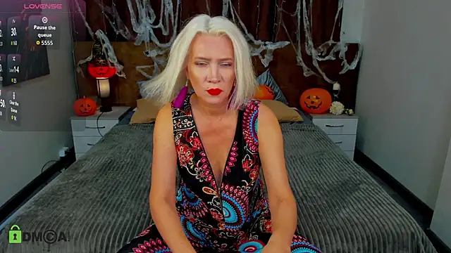 Luna  Lewis online show from October 2025 08:56:02 AM