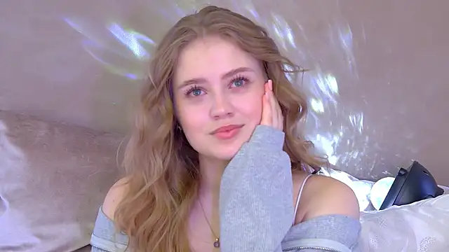 SelinSwarovski online show from October 2025 05:12:02 PM