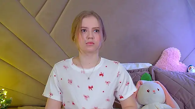 SelinSwarovski online show from December 2025 04:24:02 PM