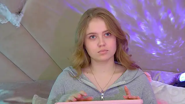 SelinSwarovski online show from November 2025 04:16:02 AM