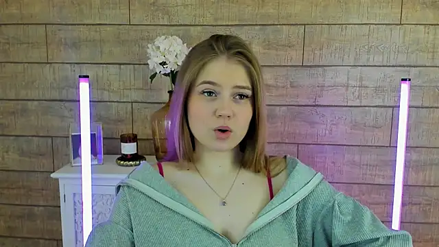 Snapshot of SelinSwarovski chatting on March 2025 10:31:02 PM SelinSwarovski online show from March 2025 10:31:02 PM
