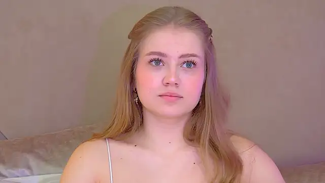 Snapshot of SelinSwarovski chatting on September 2025 04:14:01 PM SelinSwarovski online show from September 2025 04:14:01 PM