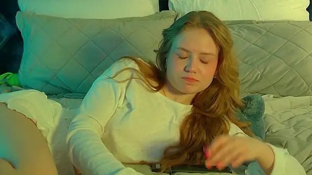 SelinSwarovski online show from March 2026 04:33:01 AM